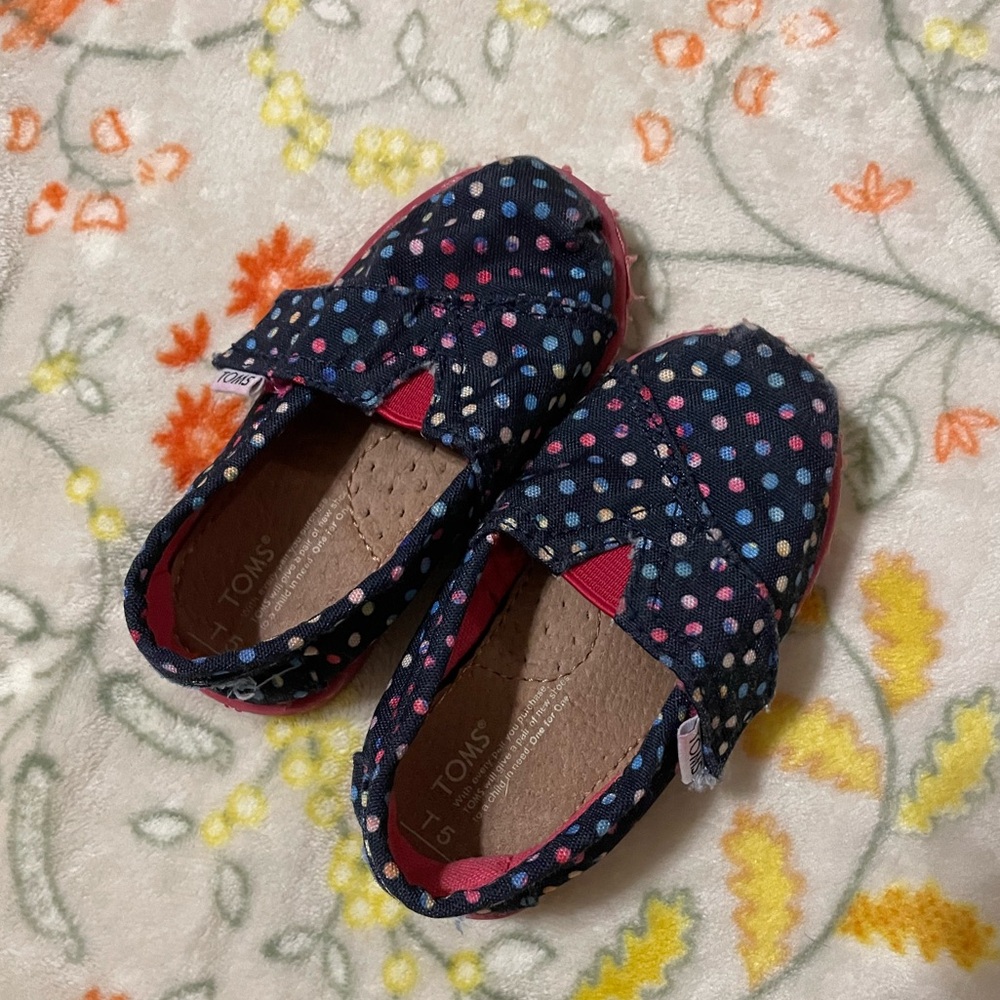 Tom’s slip on shoes